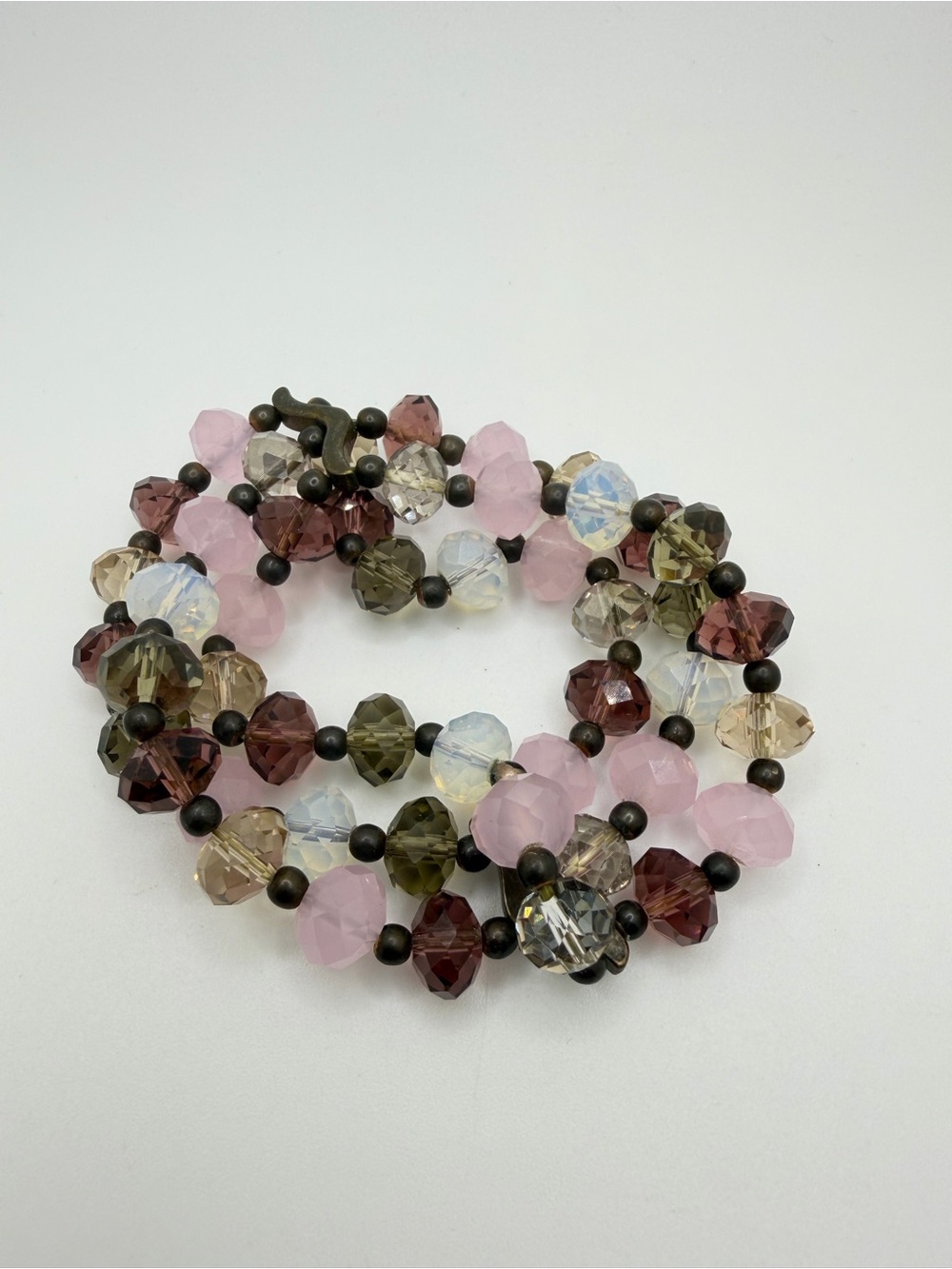~7.5" Stretch 10mm faceted glass and aged-bronzed colored accent bracelet!